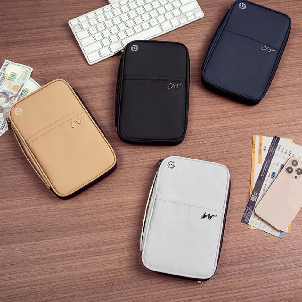 กระเป๋าใส่บัตรโพลีเอสเตอร์แบบพ - Travel Accessories Passport Holder บทวิจารณ์และราคา
